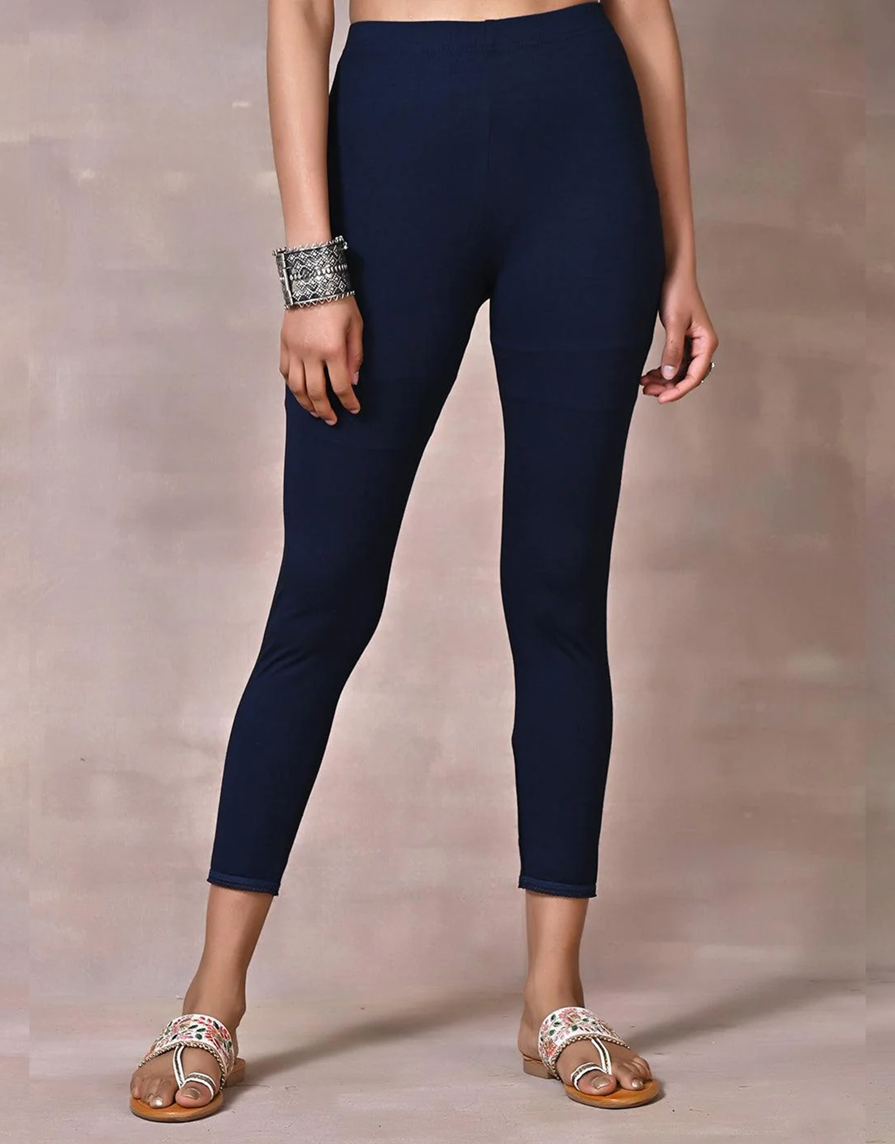 https://trendsia.in/wp-content/uploads/2024/01/Womens-Navy-Blue-Cloud-Burst-Color-Ankle-Length-Stretch-Legging.png